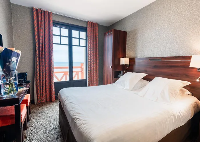 Ambassadeurs Logis Hotel